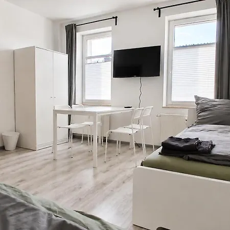 Lumini Ochelmitzer Str 9 *