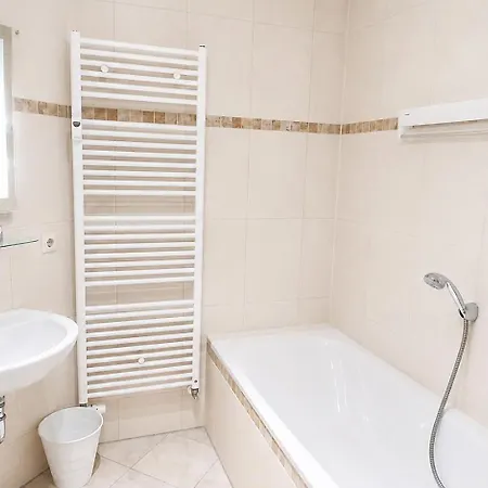 아파트 Lumini Ochelmitzer Str 9 *