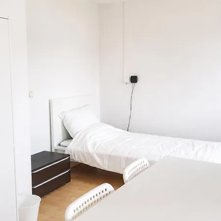 아파트 Lumini Ochelmitzer Str 9 *